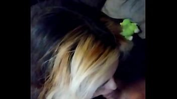 Redare Prietena mea proaspăt divorțată, Luna, îmi suge pula și mă lasă să-i trag păsărica din spate -- (videoclipul al doilea cu ejaculație cu creampie în galeria mea)