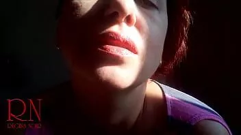Riproduci Studente in uniforme scolastica senza mutandine. la cagna mostra la sua figa nella sua stanza. troia depravata alza la gonna, stuzzica con la sua figa. fanculo questa studentessa!