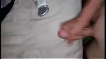 Riproduci Giocare con il mio cazzo pensando a te