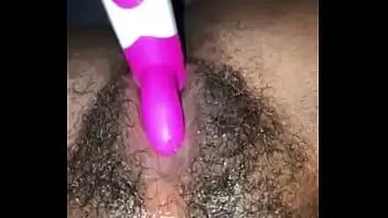 Riproduci :repost: petiteblack76 si gode il fine settimana da sola e io mi diverto con i suoi giocattoli preferiti