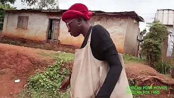 Jouer Une fausse infirmière sexy prête à être une infirmière pour baiser avec le patient sexy hospitalisé à la clinique régionale d'Afrique avec sa grosse bite sur le lit d'hôpital en public devant d'autres patients. noir à cru. à voir en exclusivité sur xvideos rouge