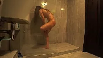 play Tabú. La de mi esposa fue follada por un vecino en el baño mientras su esposo mira televisión. infiel
