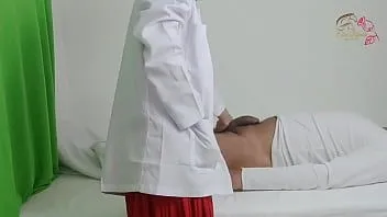 चलाएँ हॉस्पिटल में चूत और गांड दोनों का मजा लेता हूँ