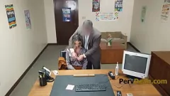 play MILF hardcore doamna Rhea: singura cale de ieșire a fiului vitreg disperat - Pedeapsă în biroul realității